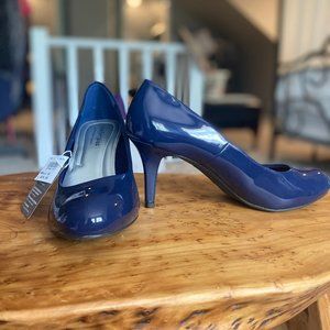 Navy Comfort Plus By Predictions Heels